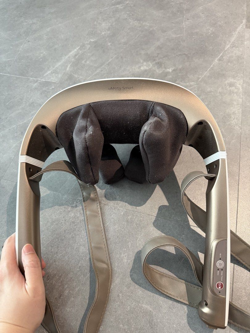 OSIM uMoby Smart Neck Massager (Category: Massage Devices) located in Singapore. Submitted by shianwong (Listing ID 1424114517, Image 2). Description: - OSIM uMoby Smart neck massager. - Sleek design with adjustable straps for a comfortable fit. - Simple power and mode buttons. - In good working condition..
