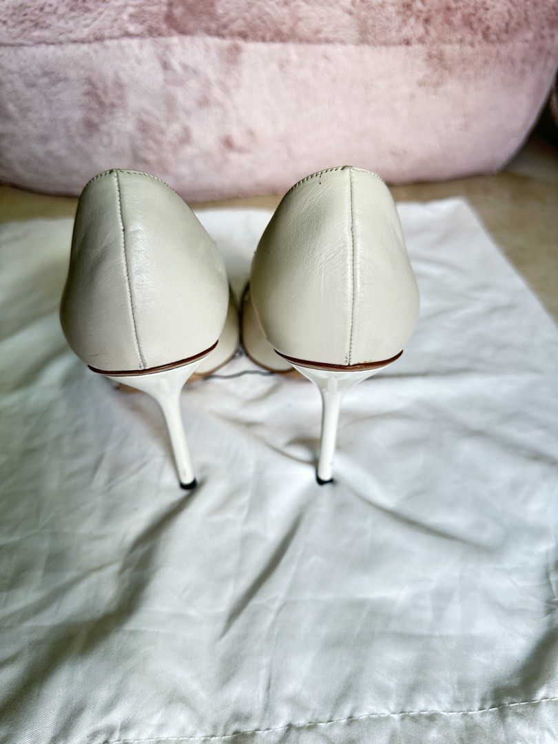 Gucci Peep-Toe Heels - Size 38 (Category: Heels) located in Singapore. Submitted by emilylove (Listing ID 1425674979, Image 5). Description: ✨ Authentic Gucci Leather Heels – Elegant Classic ✨ A beautiful pair of Gucci open-toe leather heels in a timeless cream/ivory shade, featuring the iconic Gucci horsebit hardware. Sophisticated and versatile — perfect for both formal occasions and elegant everyday styling. Crafted with high-quality leather a