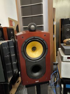 B&W Nautilus 805 speakers