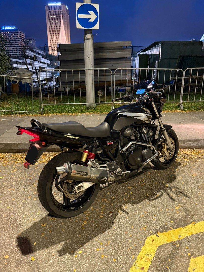 CB400 Spec 3 Yoshimura full system (Category: Class 2A) located in Singapore. Submitted by nicoraufaniq28 (Listing ID 1426023175, Image 2). Description: CB400 Spec 3 full system Yoshimura with certificate COE expiry date 24 March 2034 (RFS) looking to get XMAX Bike fully paid Open to negotiate Used the bike for a year but planning to get XMAX. Bike is well taken care of and serviced regularly. I have done many repairs on this bike and pretty much