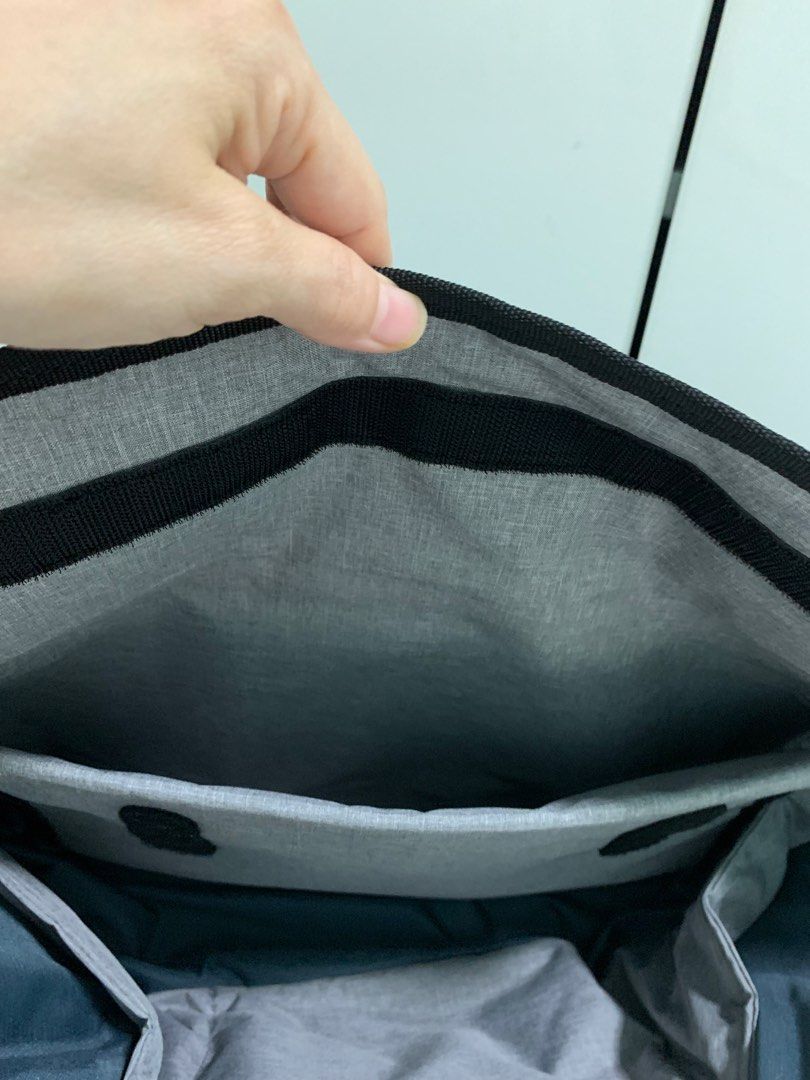 Crumpler Zero Border Messenger Bag (Category: Sling Bags) located in Singapore. Submitted by hearfelt (Listing ID 1426670313, Image 5). Description: Brand New with tag Bought @ $269 Slightly Negotiable Crumpler Zero border Messenger bag 1.Super secure dual quick release compression straps and dual Velcro flap fasteners 2.Easy lift and shift cam buckle shoulder strap adjustment with removable padded shoulder attachment 3.Internal laptop sleeve (36