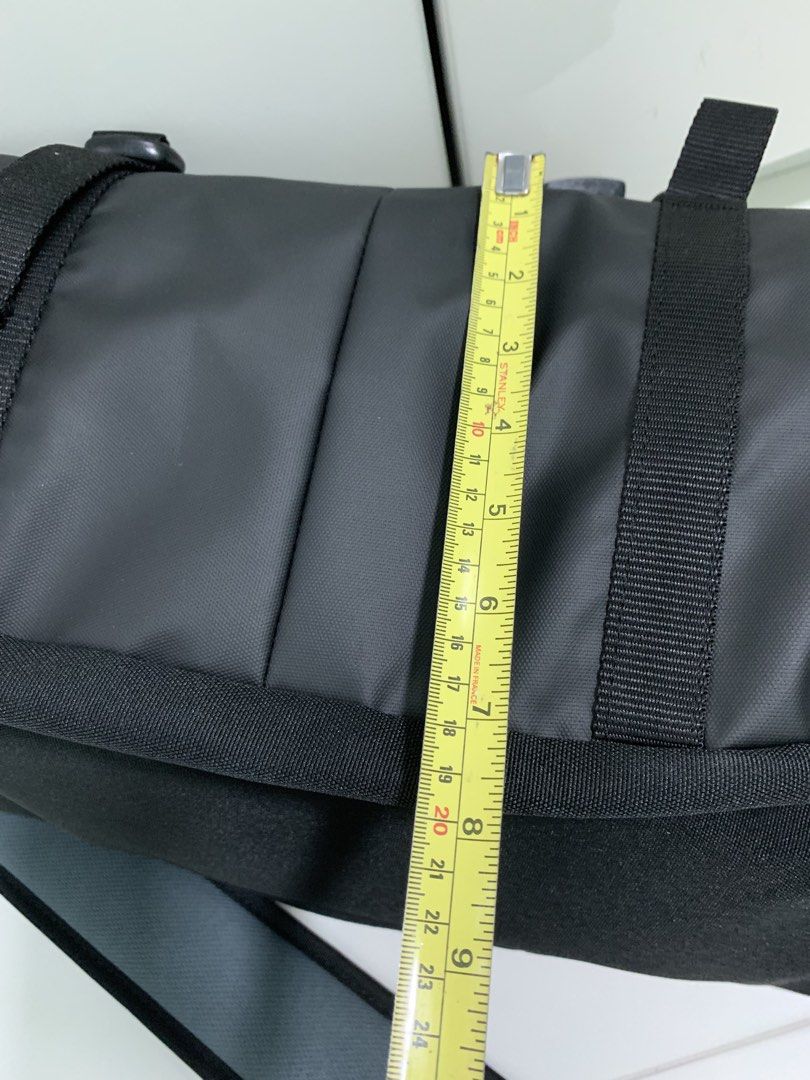 Crumpler Zero Border Messenger Bag (Category: Sling Bags) located in Singapore. Submitted by hearfelt (Listing ID 1426670313, Image 9). Description: Brand New with tag Bought @ $269 Slightly Negotiable Crumpler Zero border Messenger bag 1.Super secure dual quick release compression straps and dual Velcro flap fasteners 2.Easy lift and shift cam buckle shoulder strap adjustment with removable padded shoulder attachment 3.Internal laptop sleeve (36