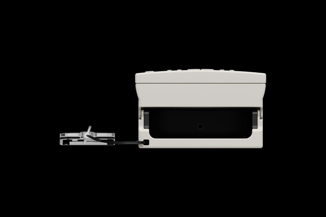 Original Samsung Retro CRT Monitor case for Samsung Galaxy Buds 4 / Pro (Category: Cases & Sleeves) located in Singapore. Submitted by averagefully (Listing ID 1426939887, Image 5). Description: Unused With Original Box For Galaxy Buds 4 or Buds 4 Pro This is definitely one of the limited limited edition case you can find that is distinctively unique and rare Shoppe and others dun even sell this.