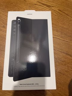 Brand New Samsung Galaxy Tab S10FE/S9FE Keyboard Bookcover Slim ( sealed )