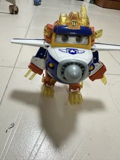 Super Wings Transforming Jett Toy