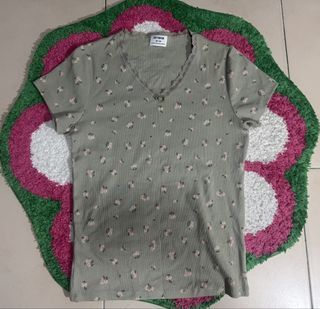 Cotton On Floral V-Neck T-Shirt