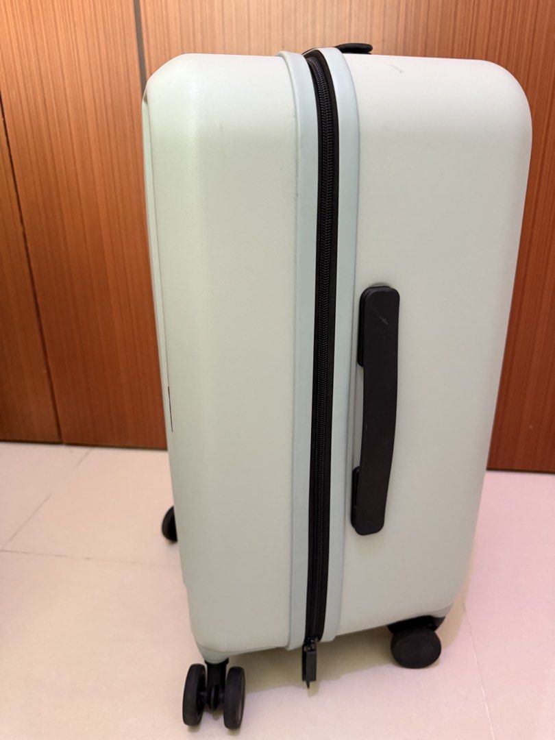GinzaTravel Trunk Spinner Luggage - Tiffany Blue (Category: Luggage) located in Singapore. Submitted by elleemmanuel (Listing ID 1424337198, Image 3). Description: Used twice, expandable design 20inch Condition 9/10 Selling because I already have a similar luggage NO NEGO.