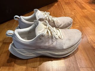 Asics Running Shoes - Cream/White Superblast US10