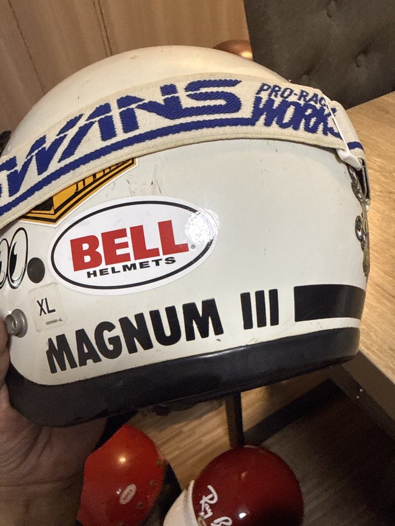 Vintage bell magnum 3...with bell 570 peak & vintage swan pro racing works face mask (Category: Motorcycle Accessories) located in Singapore. Submitted by remykitz02 (Listing ID 1424586874, Image 4). Description: Small 56cm....