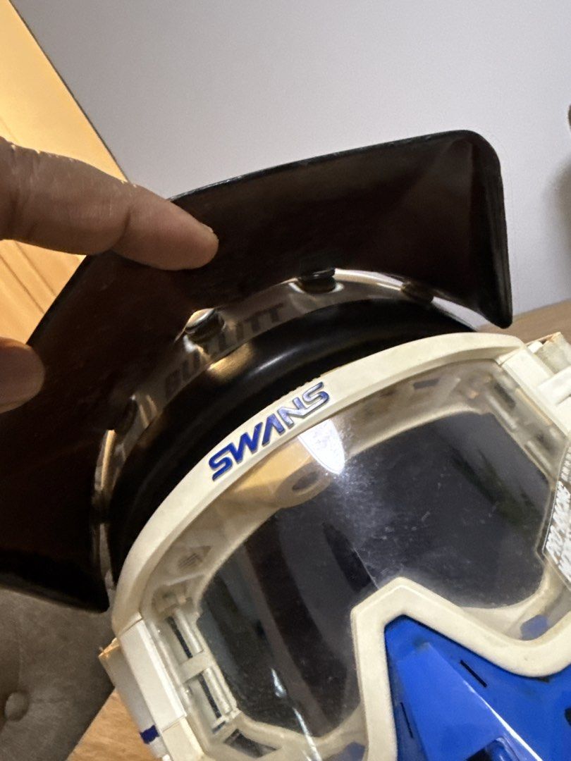 Vintage bell magnum 3...with bell 570 peak & vintage swan pro racing works face mask (Category: Motorcycle Accessories) located in Singapore. Submitted by remykitz02 (Listing ID 1424586874, Image 3). Description: Small 56cm....