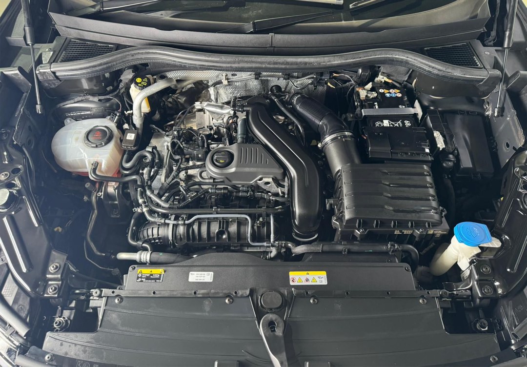 Volkswagen Tiguan Mild Hybrid 1.5A eTSI Life Plus Auto (Category: Used Cars) located in Singapore. Submitted by clement18 (Listing ID 1425544275, Image 2). Description: ❇️ Registration date: 25 July 2024 ❇️ ✅ Rare 1 owner unit! ✅ 5 Years Agent warranty & 3 years servicing! ✅ Genuine low mileage of 19,000Km! ✅ Immaculate showroom condition! ✅ Newest Tiguan Mild hybrid Model! Features 1.5L mild Hybrid engine with 7 speed DSG gearbox, Matrix LED hea