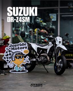 CLASS 2A — MOTORCYCLES BETWEEN 201CC AND 400CC Collection item 3