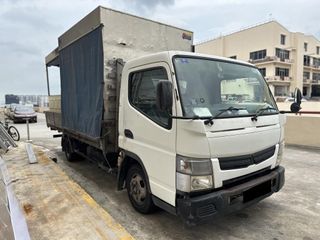 14 FT Fuso Canter for rent