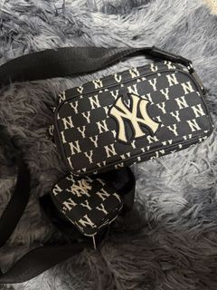 MLB New York Yankees Crossbody Bag with Pouch