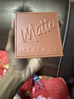 Huda Beauty Matte Eyeshadow Palette