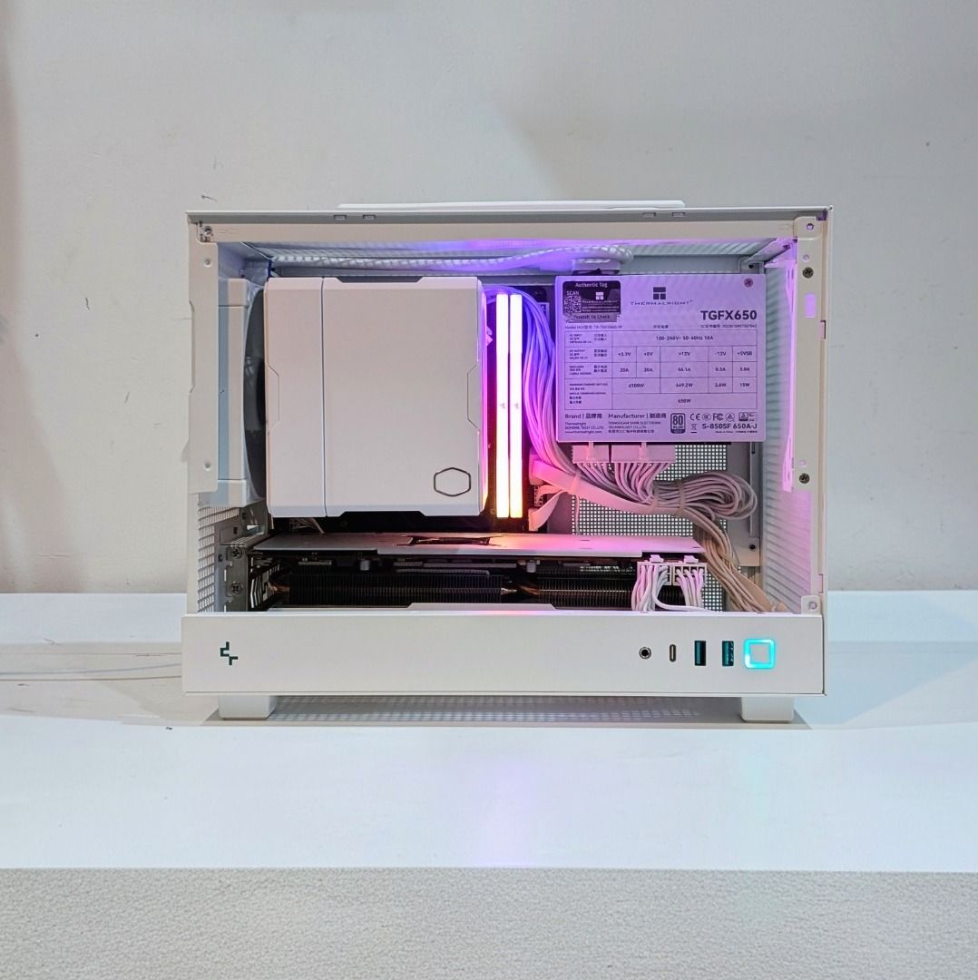 AM5 Mini-ITX Gaming Desktop PC | Ryzen 5 7600 | RX 7700-XT 16GB | 16GB DDR5 | DeepCool CH160 White (Category: Desktops) located in Singapore. Submitted by deus.comp (Listing ID 1430246759, Image 2). Description: 💥Full white aesthetic PC - Case, Cooler, GPU, PSU. 💥Limited-Ed DDR5 6400Mhz Ram with RGB Lighting 💥RX-7700XT punches well with 1080p/1440p easily 💥Small-Factor PSU keeps case clean with cables 💥Wifi Version 6E 💥Last set of a EOL cas