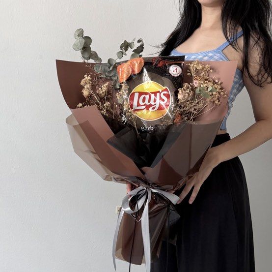 ✨Chocolate bouquet | strawberry bouquet | coffee bouquet | food bouquet | graduation bouquet | anniversary bouquet | birthday bouquet | farewell bouquet | rocher bouquet | snacks bouquet| Father’s Day bouquet |fruits bouquet | black bouquet (Category: Flowers & Bouquets) located in Singapore. Submitted by fondermuse (Listing ID 1413976116, Image 5). Description: Perfect for someone who loves sweetness with a touch of elegance, this thoughtful tre