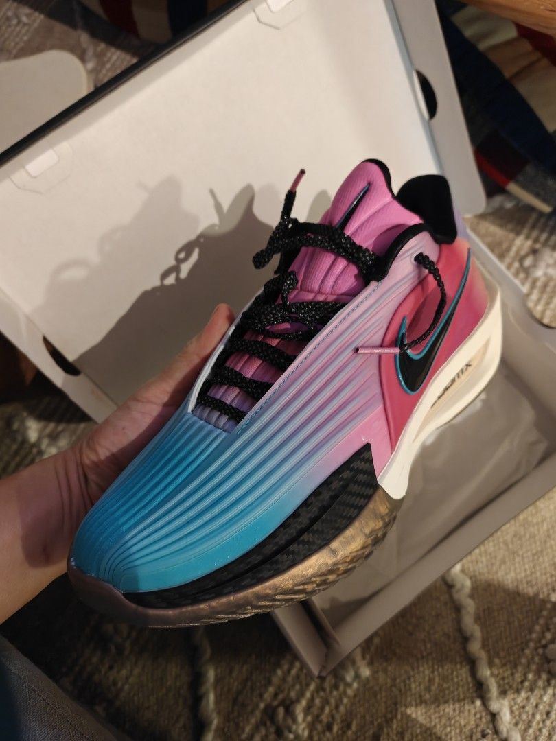 Nike GT Cut 3 Turbo EP - Size 9 (Category: Sneakers) located in Singapore. Submitted by gps79 (Listing ID 1430558363, Image 1). Description: Top of the range Nike basketball shoes. .
