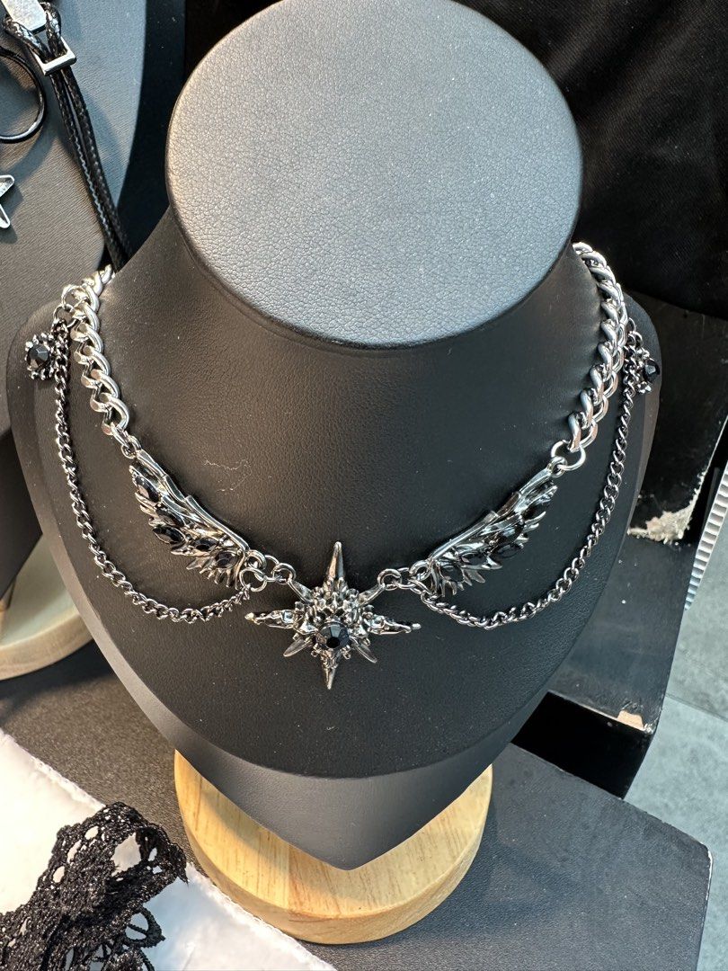 Various Design Choker/Necklace (Category: Necklaces) located in Singapore. Submitted by kelly.s88 (Listing ID 1438721108, Image 2). Description: Various Design Choker/Necklace PM if you interested..