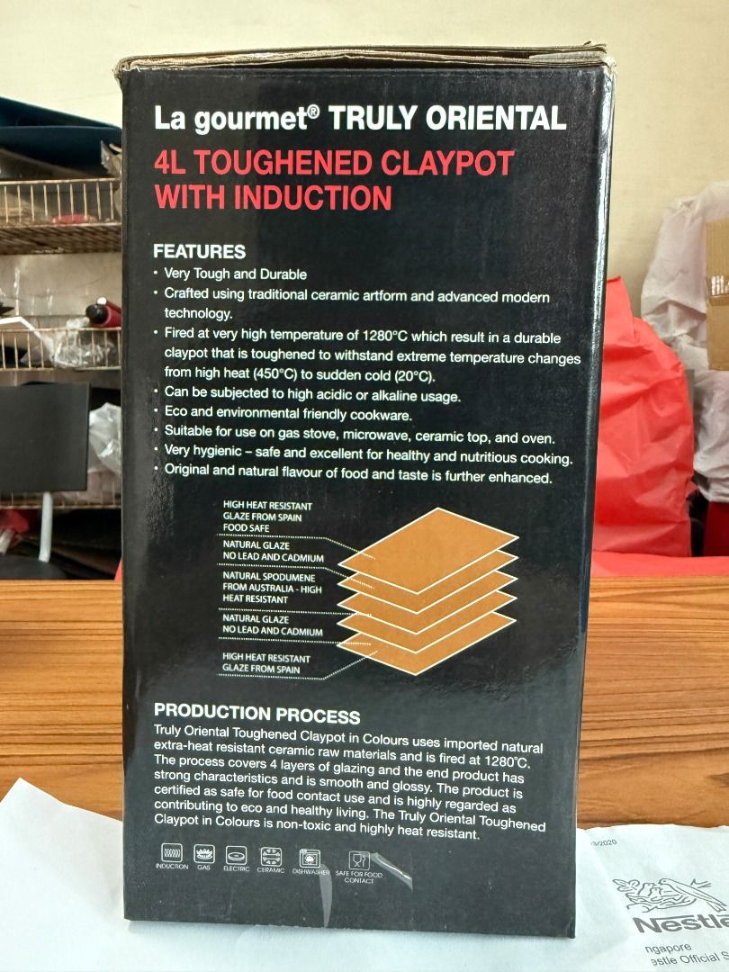 La gourmet TRULY ORIENTAL 4L Toughened Claypot (Category: Cookware & Accessories) located in Singapore. Submitted by bryanl03 (Listing ID 1439018667, Image 2). Description: Condition: Brand new Never used Unopened Complete set Not tested No receipt / warranty proof Based on the box: 4L capacity suitable for induction toughened claypot design Please note: item is brand new and unopened Good for: soup stew claypot rice home cooking.