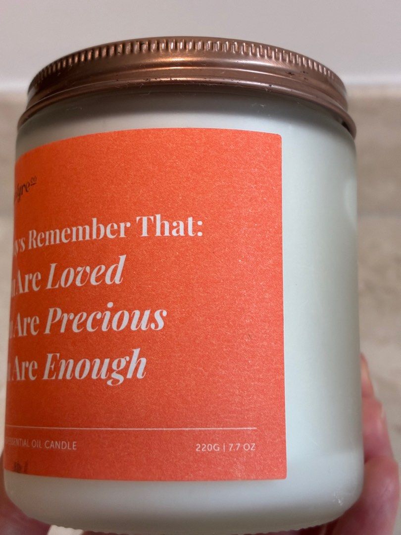 Innerfyre Co White Tea & Bergamot Candle (Category: Home Fragrance) located in Singapore. Submitted by tanya.ng (Listing ID 1439531675, Image 3). Description: - New Innerfyre Co. candle - Scent: White Tea & Bergamot - Hand-poured essential oil candle - Fresh, citrus fragrance - Best-selling scent for uplifting energy - Features a positive message.