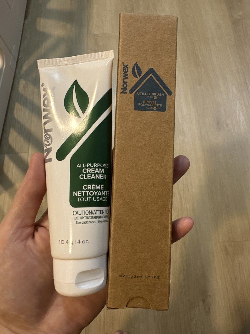 Norwex all purpose cream cleaner & utility brush (Category: Cleaning Tools & Supplies) located in Singapore. Submitted by Dandelion2022 (Listing ID 1439735037, Image 1). Description: 3 sets available..