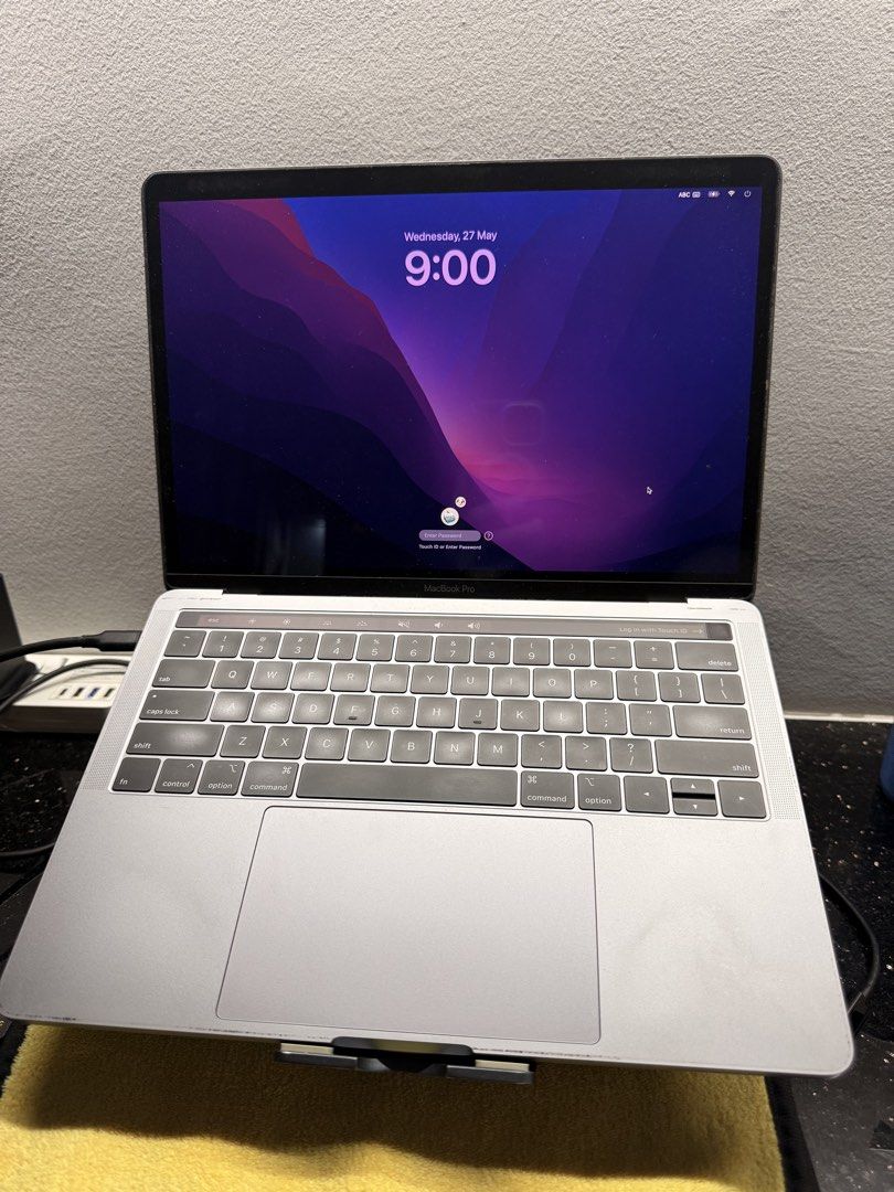 MacBook Pro 13-inch (2018) | 2.7 GHz i7 16GB/512GB (Category: Laptops & Notebooks) located in Singapore. Submitted by _yksoong (Listing ID 1440361783, Image 1). Description: First Come First Serve (my loss your gain) MacBook Pro 13-inch (2018) - macOS Sequoia 15.7.7 - 2.7 GHz Quad-Core Intel Core i7 - 16 GB RAM - 512 GB Storage - Normal Battery Health - Good Screen Condition - All ports in working condition - No box (Laptop ONLY).