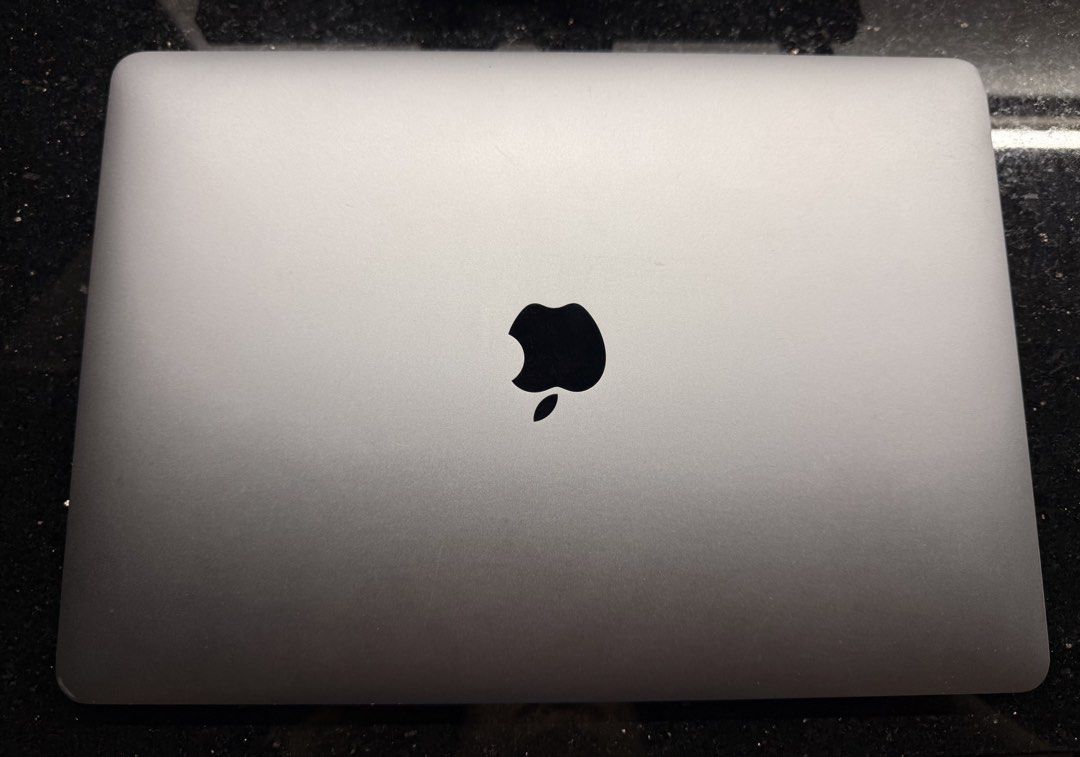 MacBook Pro 13-inch (2018) | 2.7 GHz i7 16GB/512GB (Category: Laptops & Notebooks) located in Singapore. Submitted by _yksoong (Listing ID 1440361783, Image 4). Description: First Come First Serve (my loss your gain) MacBook Pro 13-inch (2018) - macOS Sequoia 15.7.7 - 2.7 GHz Quad-Core Intel Core i7 - 16 GB RAM - 512 GB Storage - Normal Battery Health - Good Screen Condition - All ports in working condition - No box (Laptop ONLY).