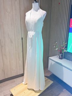 L size Elegant White Halter Neck Maxi Dress