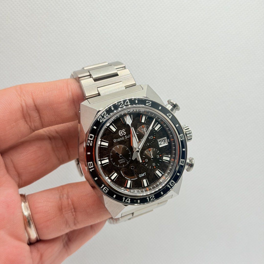 Pre Owned 06/2021 Grand Seiko Sport Collection Spring Drive 20th Anniversary Limited Edition SBGC231 (Category: Watches) located in Singapore. Submitted by worthytime (Listing ID 1435758295, Image 1). Description: 🫵Join our Tele-gram channel for latest updates: http://worthytime.biz/tele ➡️Grand Seiko Spring Drive 20th Anniversary Limited Edition SBGC231 ➡️June 2021 (1 Year In-House Warranty) ➡️Mint Condition (Unpolished) ➡️Diameter: 44.5 mm ➡️F