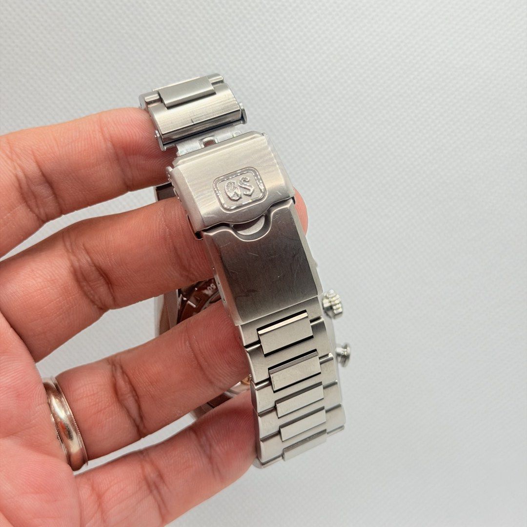 Pre Owned 06/2021 Grand Seiko Sport Collection Spring Drive 20th Anniversary Limited Edition SBGC231 (Category: Watches) located in Singapore. Submitted by worthytime (Listing ID 1435758295, Image 4). Description: 🫵Join our Tele-gram channel for latest updates: http://worthytime.biz/tele ➡️Grand Seiko Spring Drive 20th Anniversary Limited Edition SBGC231 ➡️June 2021 (1 Year In-House Warranty) ➡️Mint Condition (Unpolished) ➡️Diameter: 44.5 mm ➡️F
