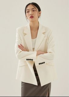 Love Bonito - Rasha Shoulder Padded Relaxed Collared Blazer (White)