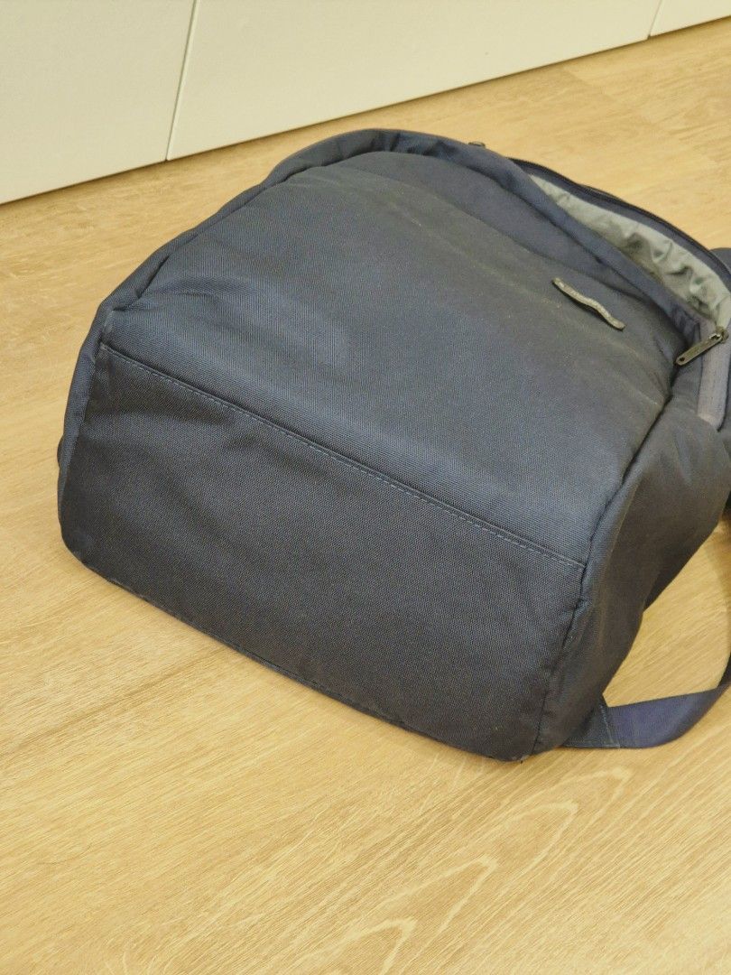 American Tourister RUBIO Navy Blue Laptop Backpack (Category: Backpacks) located in Singapore. Submitted by gleeli (Listing ID 1440966980, Image 7). Description: - Original American Tourister RUBIO Navy blue backpack - Original Price SG$95+ - Antimicrobial technology - Made with Recyclex fabric - Main compartment, front & side pockets - Padded back and straps for comfort - Zippers in good working condition - Interior is very clean.