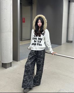 camo baggy cargo jeans