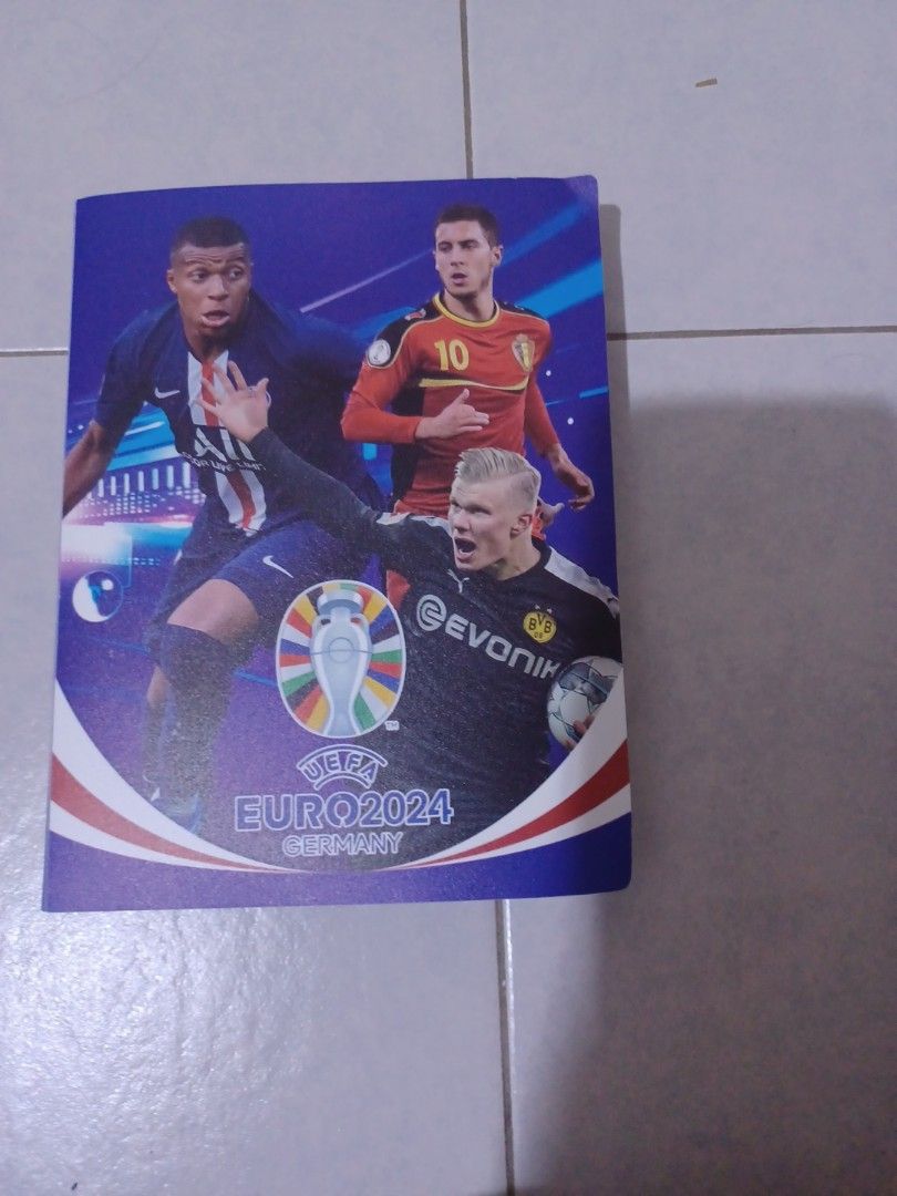 Panini Football Trading Cards Collection - Various Players (Category: Raw Cards) located in Singapore. Submitted by fawwazsyaf81885 (Listing ID 1443045881, Image 1). Description: - Collection of Panini football trading cards - Features players such as Martinez and Gordon - Includes cards from the Euro 2024 series - Ideal for football card collectors - dm for price low ballers will be ignored..