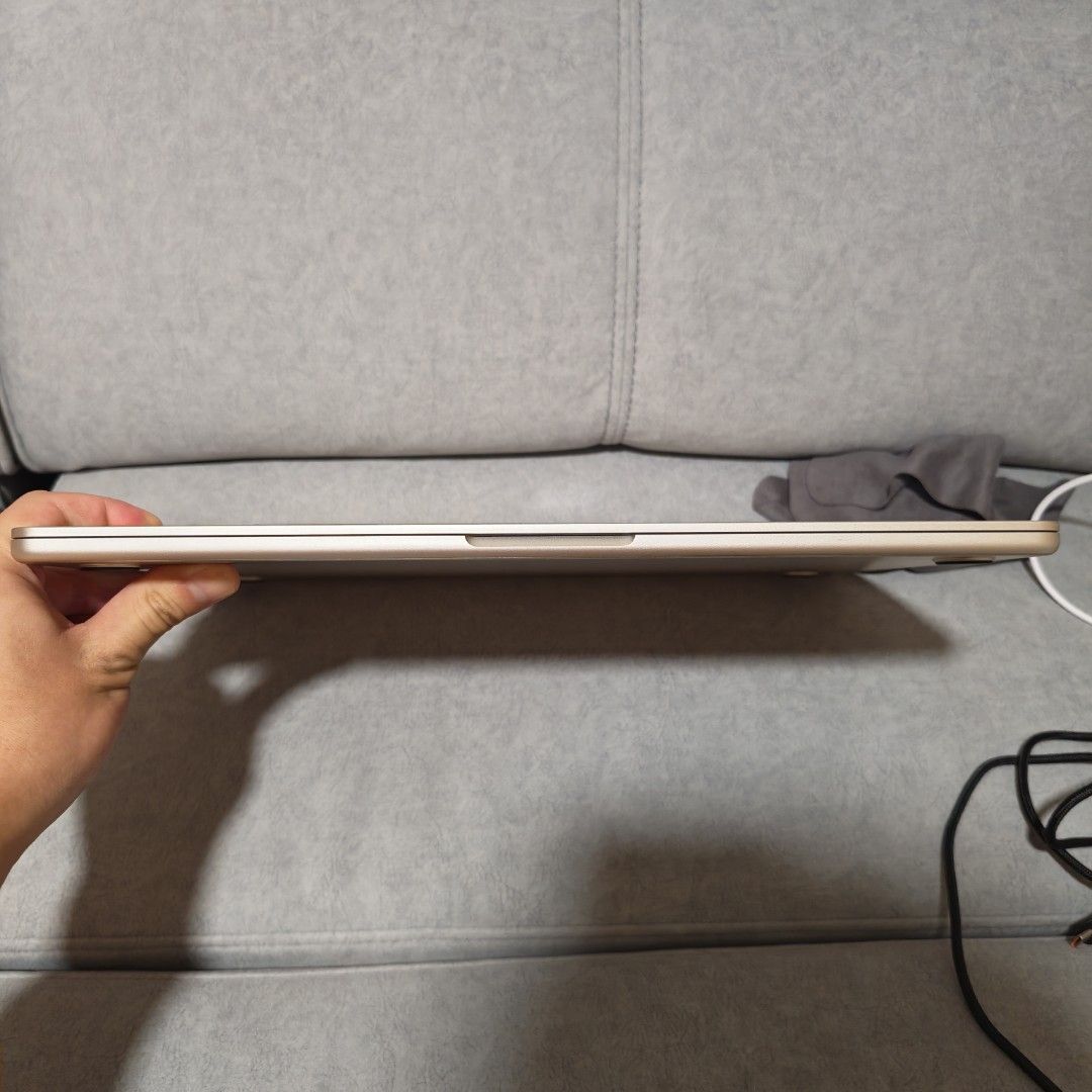 MacBook Air 15 M4 24/512GB Starlight AppleCare+ (Category: Laptops & Notebooks) located in Singapore. Submitted by techhaven (Listing ID 1443453156, Image 7). Description: AppleCare+ until 24 July 2028 Excellent condition no dents no scratches. Battery health 100% Comes with apple dual port charger, USB c cable. No box. Meetups at Clementi / arrange courier at your own cost. Lowballers will be ignored..