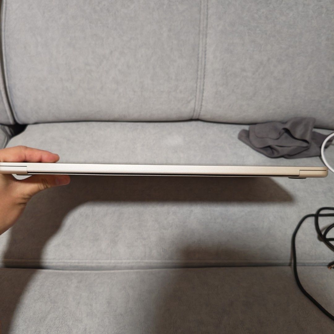 MacBook Air 15 M4 24/512GB Starlight AppleCare+ (Category: Laptops & Notebooks) located in Singapore. Submitted by techhaven (Listing ID 1443453156, Image 8). Description: AppleCare+ until 24 July 2028 Excellent condition no dents no scratches. Battery health 100% Comes with apple dual port charger, USB c cable. No box. Meetups at Clementi / arrange courier at your own cost. Lowballers will be ignored..