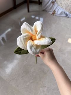 CJ Hendry SG exclusive plush flower