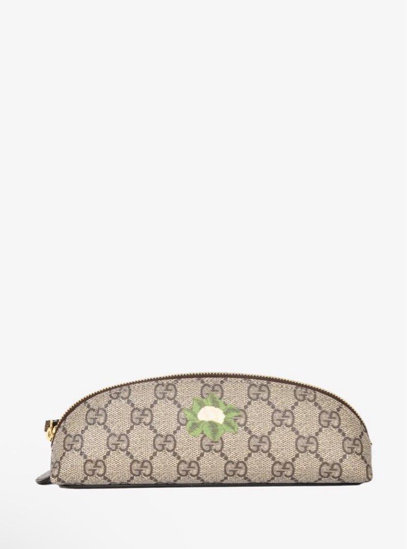 Gucci GG Supreme Monogram Cauliflower makeup bag Pencil Case Beige Ebony Classic (Category: Accessories) located in Singapore. Submitted by habithabits (Listing ID 1441521824, Image 1). Description: Brand new in Gucci classic green box Gucci GG Supreme Monogram Cauliflower Pencil Case Beige Ebony Classic Authentic Original from local boutique Gucci Comes with Gucci Dustbag and box Singapore Selling at $220 #chanel #celine #goyard #hermes #dior #l