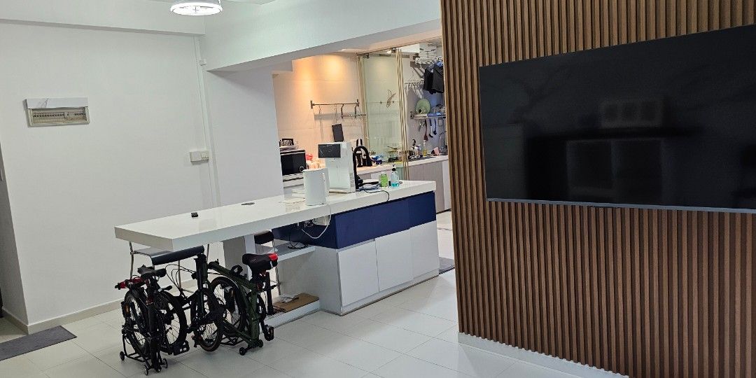 5 mins (350m) walk to Queenstown mrt (Category: Room Rentals) located in Singapore. Submitted by msbubbly333 (Listing ID 1444961586, Image 5). Description: - only 5mins (350m) walk to Queenstown mrt - Room for rent (minimum 6 months) - Rent to single person only, no couple - Air-con room - Staying with professional couple (no children) - Share bathroom with only 1 male. - Bedframe, thick mattress, hangers, pillow, bedsheet provided - Light cookin