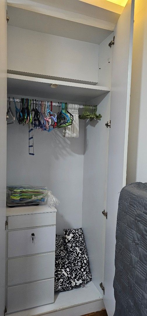 5 mins (350m) walk to Queenstown mrt (Category: Room Rentals) located in Singapore. Submitted by msbubbly333 (Listing ID 1444961586, Image 3). Description: - only 5mins (350m) walk to Queenstown mrt - Room for rent (minimum 6 months) - Rent to single person only, no couple - Air-con room - Staying with professional couple (no children) - Share bathroom with only 1 male. - Bedframe, thick mattress, hangers, pillow, bedsheet provided - Light cookin