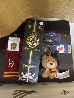 MINISO Harry Potter Hogwarts Reed Diffuser, Socks & Bear Keychain