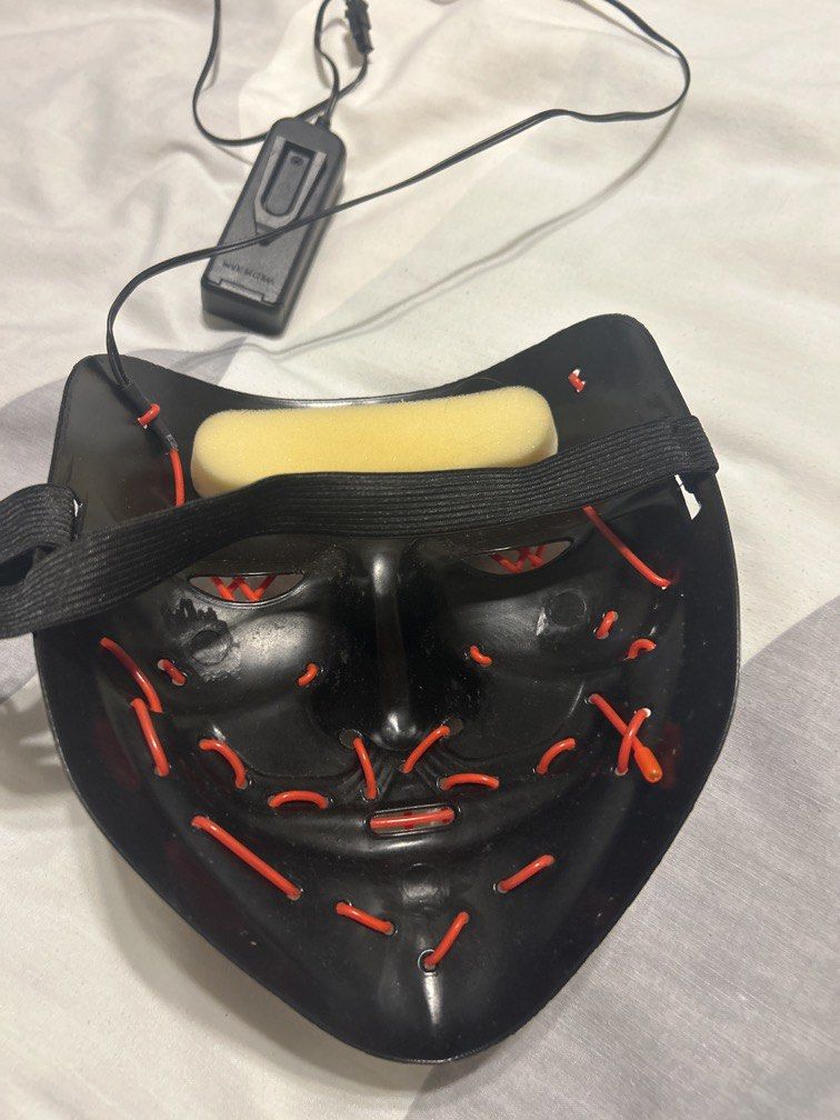 Halloween LED mask (Category: Occasions & Party Supplies) located in Singapore. Submitted by jamesmerc3 (Listing ID 1445899327, Image 4). Description: - comes in two modes - flashing and normal - head cushioning - hook on control - long battery life .