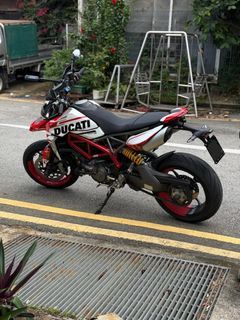 2023 DUCATI HYPERMOTARD 950
