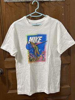 Nike Air White T-Shirt with Chameleon Graphic - Size M