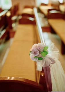 [RENT/SALE] 18 pcs Church Pew Flowers and Tulle Decorations for Wedding