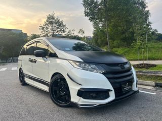 [RENT] HONDA ODYSSEY 2.4A ABSOLUTE 2017 SPORTY IN WHITE