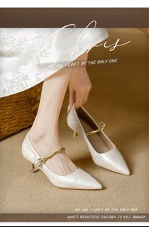 [BNIB] Ivory Floral Detail Pointed-Toe Kitten Heels with Gold Pearl Strap - Chinese Modern | Bridal |Oriental Elegance for ROM, Solemnisation, Wedding