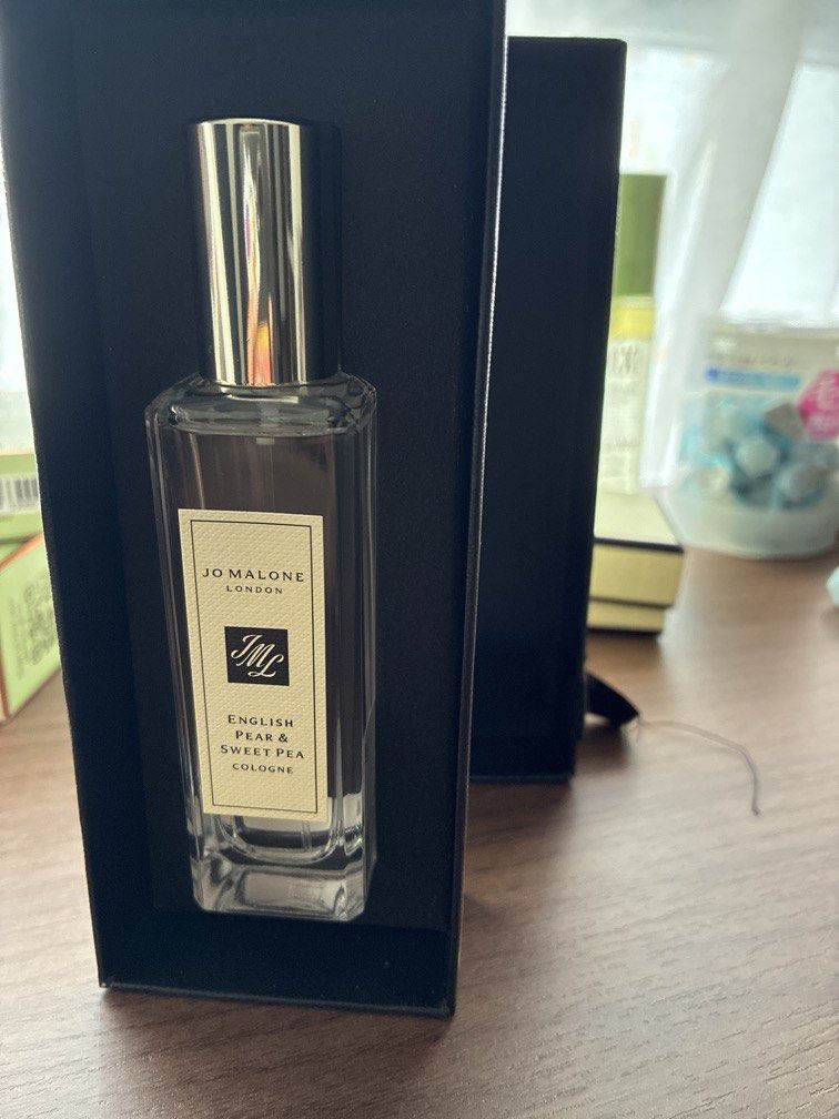 Jo malone english pear and sweet pea cologne (Category: Fragrance & Deodorants) located in Singapore. Submitted by bunnyhop22 (Listing ID 1446763360, Image 2). Description: Sprayed once 30ml Mfg 01/2026.