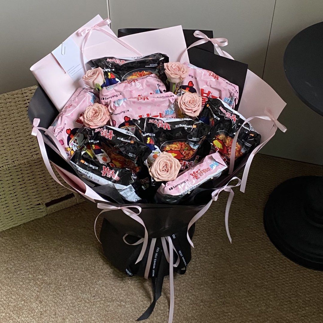 ✨Chocolate bouquet | strawberry bouquet | coffee bouquet | food bouquet | graduation bouquet | anniversary bouquet | birthday bouquet | farewell bouquet | rocher bouquet | snacks bouquet| Father’s Day bouquet |fruits bouquet | black bouquet (Category: Flowers & Bouquets) located in Singapore. Submitted by fondermuse (Listing ID 1413976116, Image 8). Description: Perfect for someone who loves sweetness with a touch of elegance, this thoughtful tre